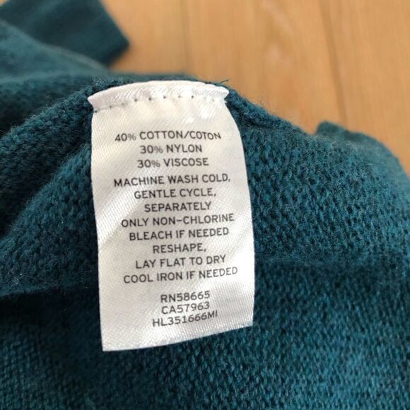 Nwt-Trouve Asymmetrical Hem Green Sweater - Picture 8 of 8